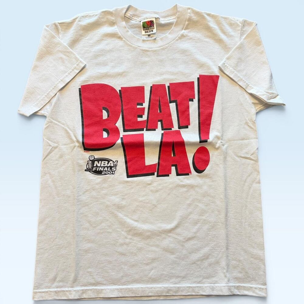 Vintage Philadelphia 76ers Shirt Mens Small White NBA Beat LA Fruit Of The Loom